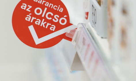 Már augusztus 1-jétől akciós a pultos csirkemell, csirkefarhát és sertéscomb a Tescónál