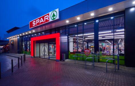 The SPAR supermarket in Újpest, modernized with one and a half billion forints, greets its old customers in a new guise