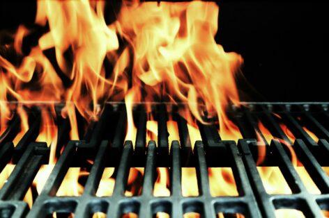 Ezer tonna pácolt hússal és új ízekkel készül a grillszezonra a SPAR