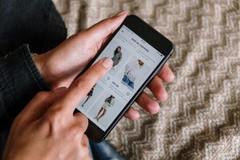 Z-gen no longer uses mobile phones for more than just payments